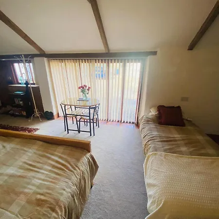 Cozy, Open Plan Barn With Log Burner Truro