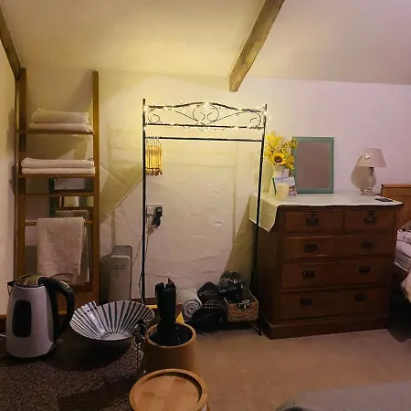 Apartment Cozy, Open Plan Barn With Log Burner *