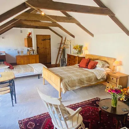Cozy, Open Plan Barn With Log Burner * Truro