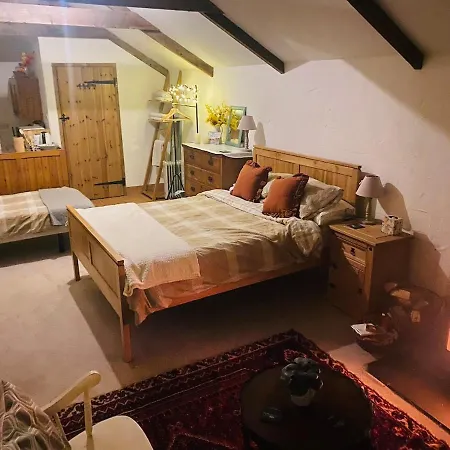 Apartment Cozy, Open Plan Barn With Log Burner *